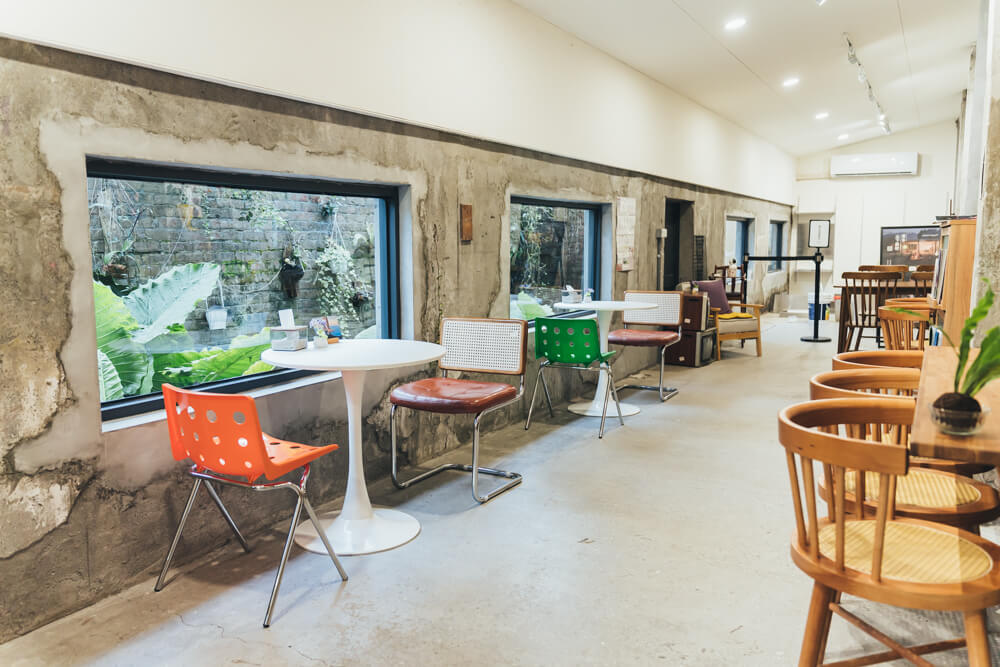 伴多擁有讓人一走進來就自動慢下來的魔力